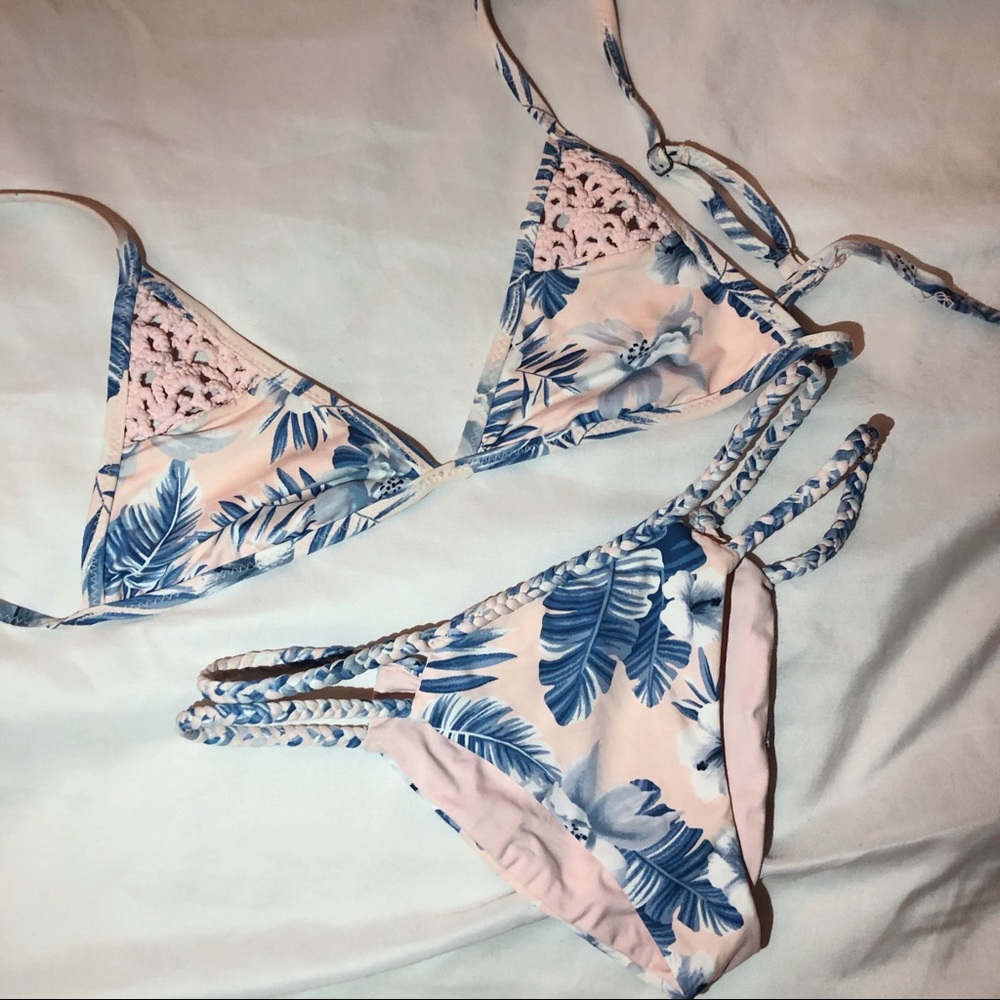 Frankie’s Bikini’s Set in Hawaiian Blush